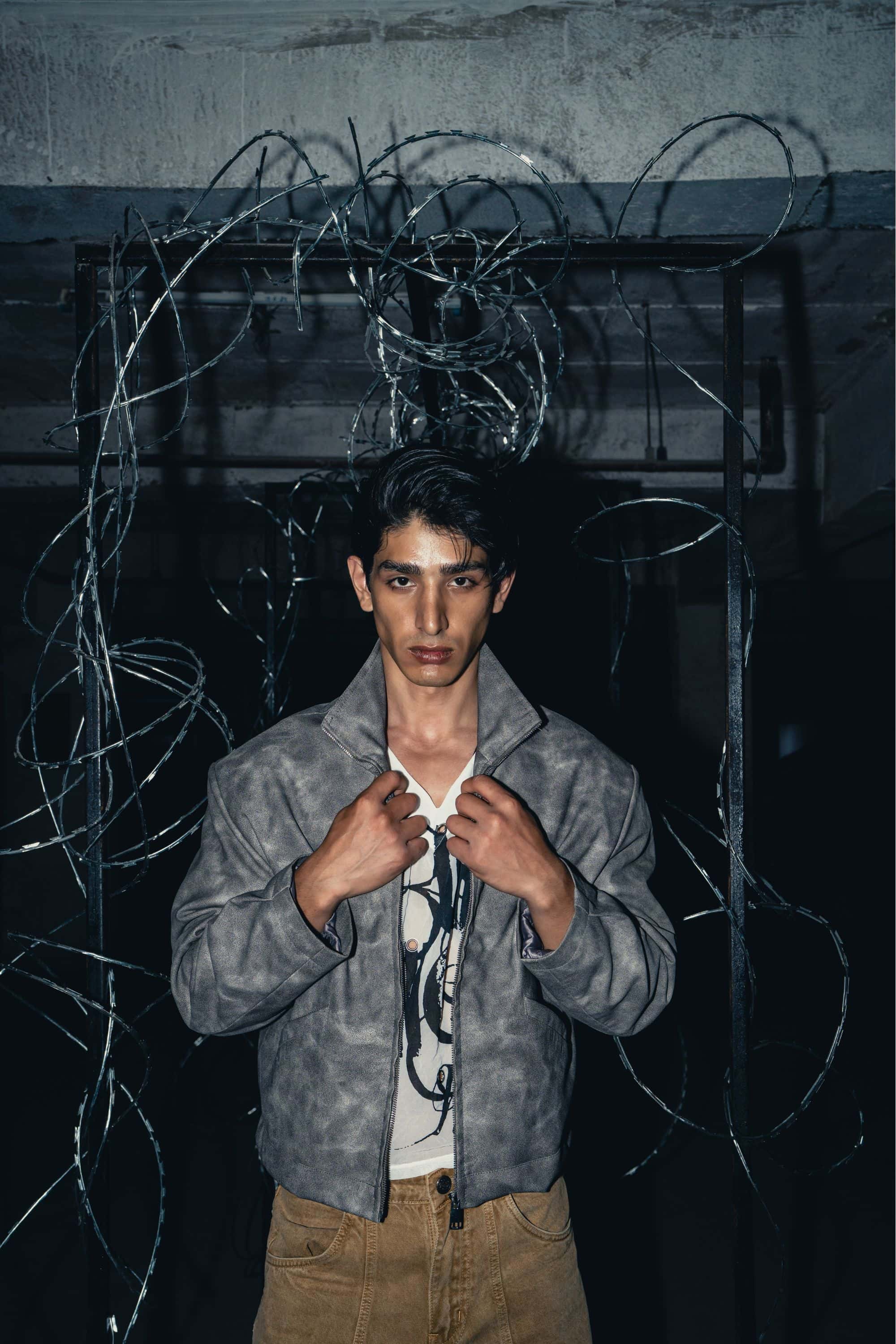 Oversized grey leather jacket, crafted from high-quality leather, designed for a bold and comfortable streetwear style with a modern appeal