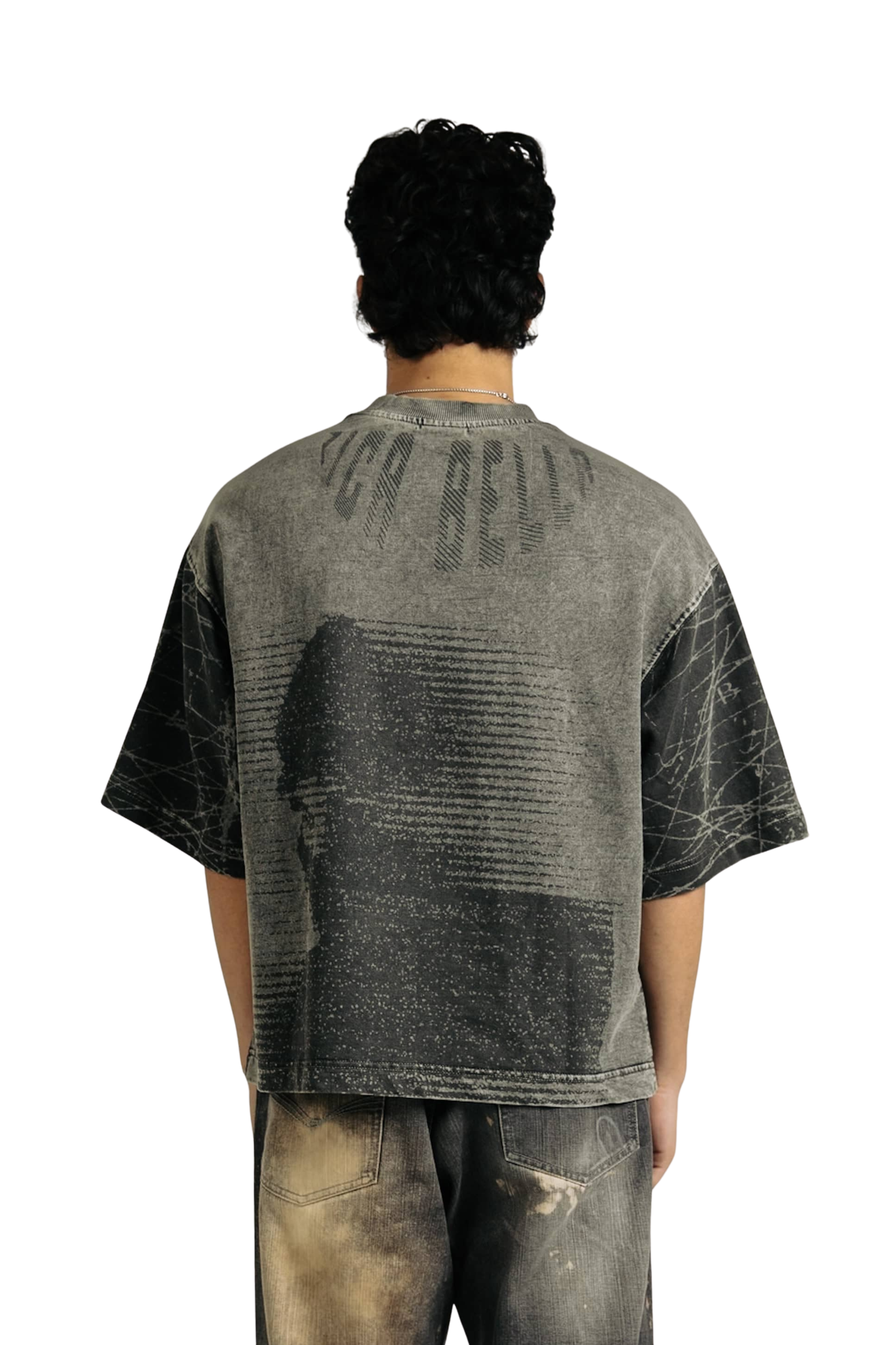 Men’s oversized black acid wash t-shirt, fashionable streetwear look, trendy and bold style