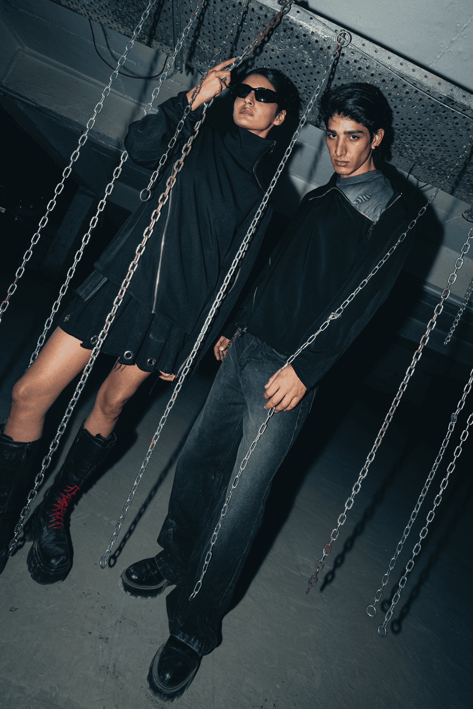 Comfortable oversized black shirt with a relaxed fit, designed for streetwear looks with eco-friendly fabric and modern styling