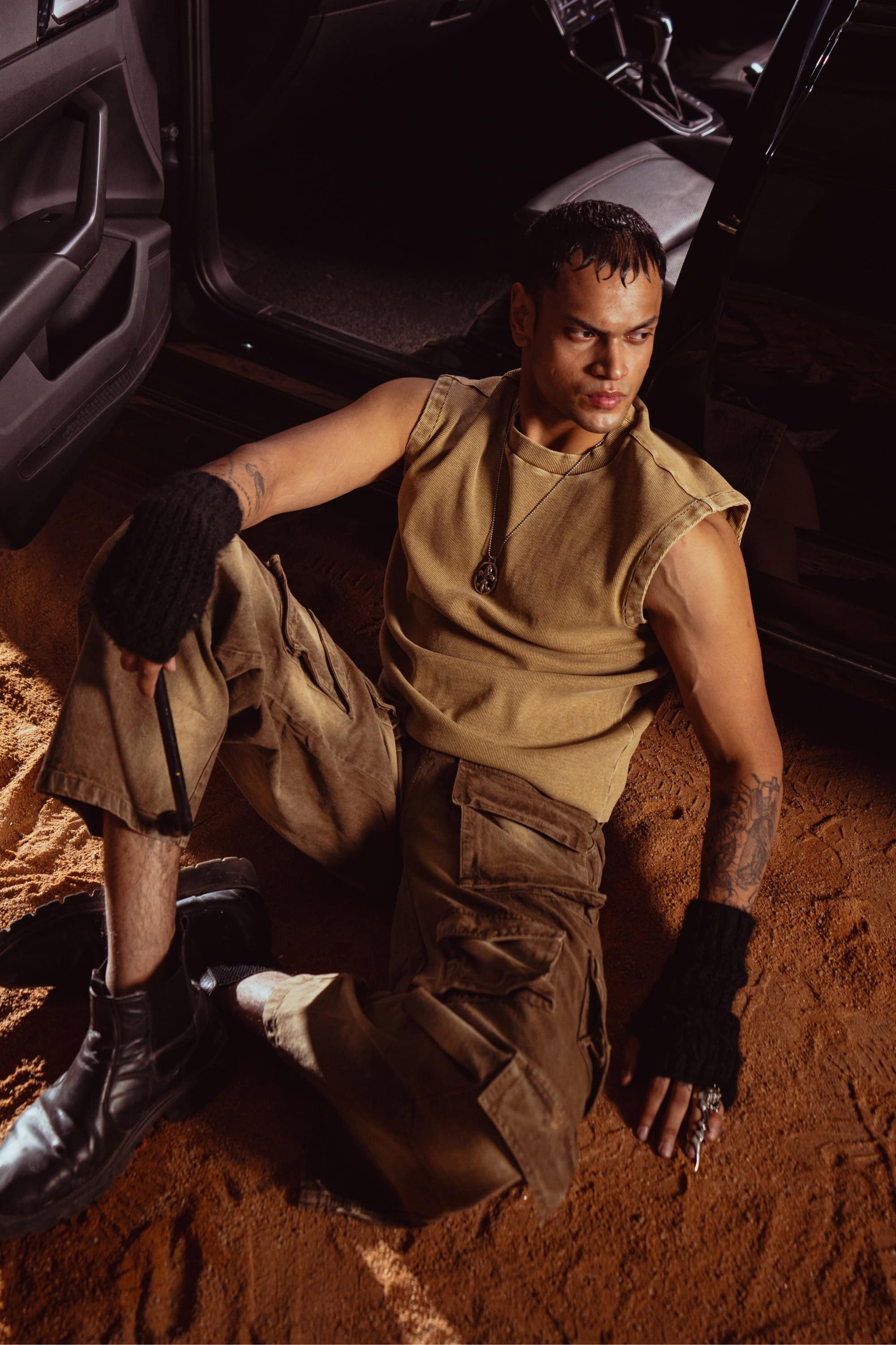 sleeveless beige tank top, ideal for men looking for a sharp urban streetwear look