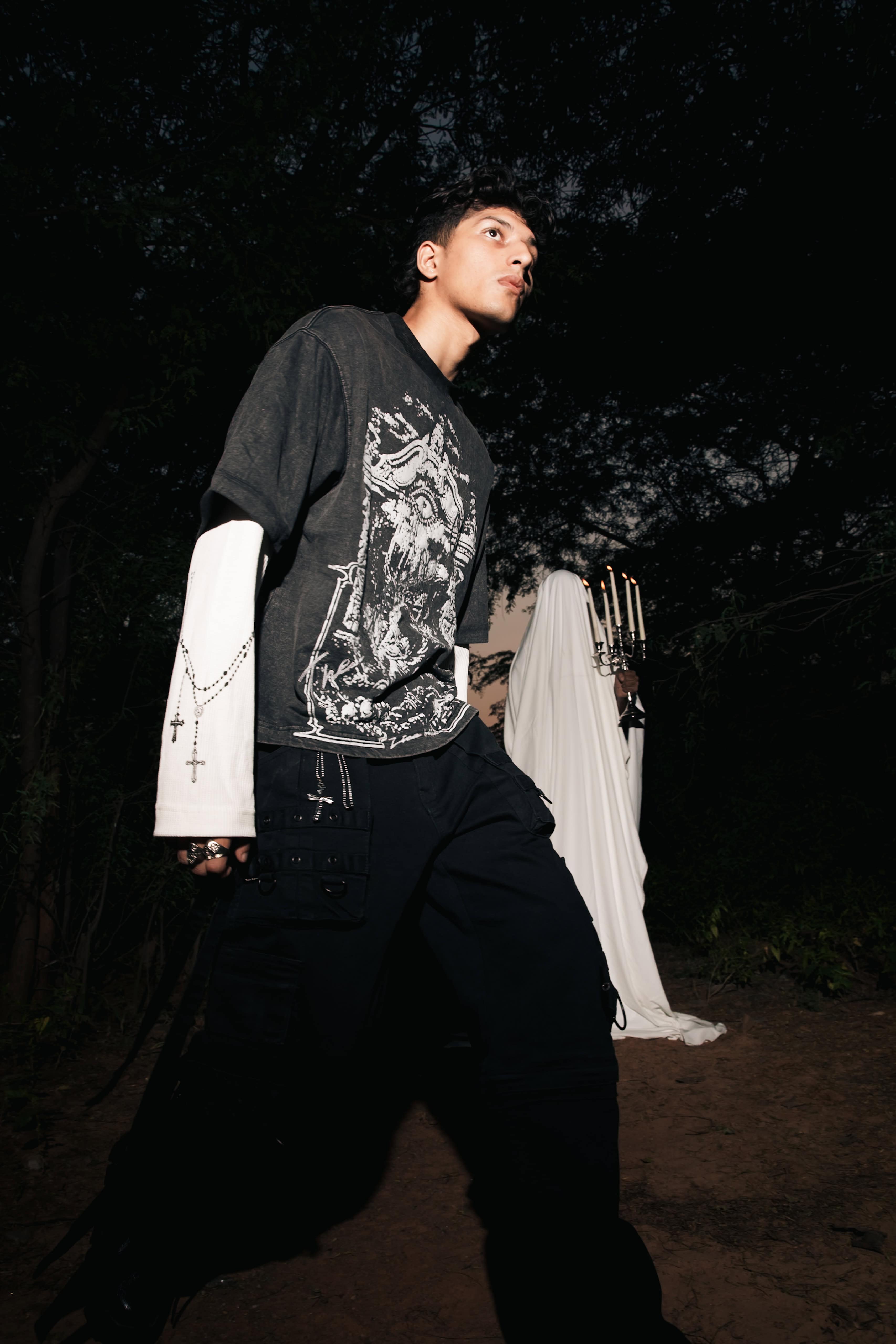 Relaxed fit 240 gsm black cotton streetwear t-shirt styled for effortless urban movement