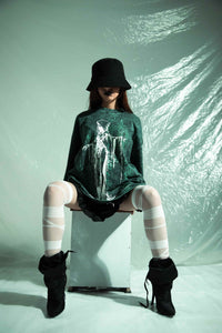 Loose fit green cotton graphic t shirt styled for streetwear outfits