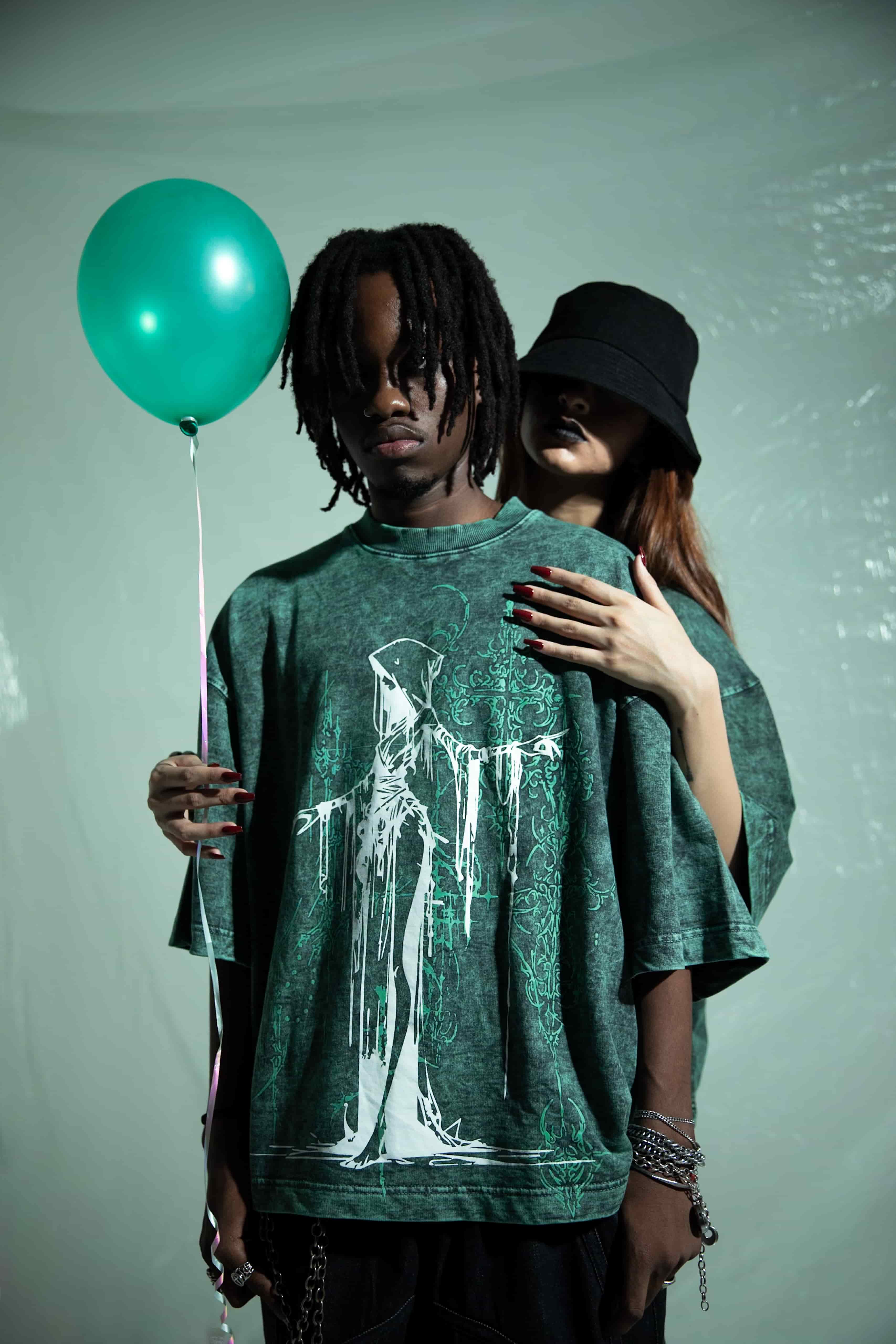 Relaxed fit 240 gsm green cotton streetwear t shirt for everyday urban wear