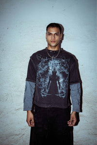 Graphic detail T-shirt made from premium cotton, relaxed fit, featuring a bold print on washed black fabric